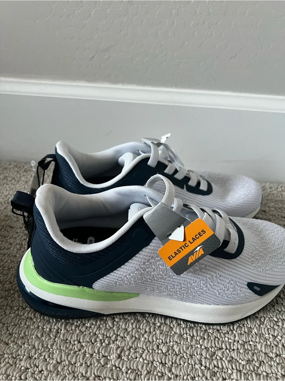 Avia Boys O2 Air Athletic Sneakers size4 NWT $15
